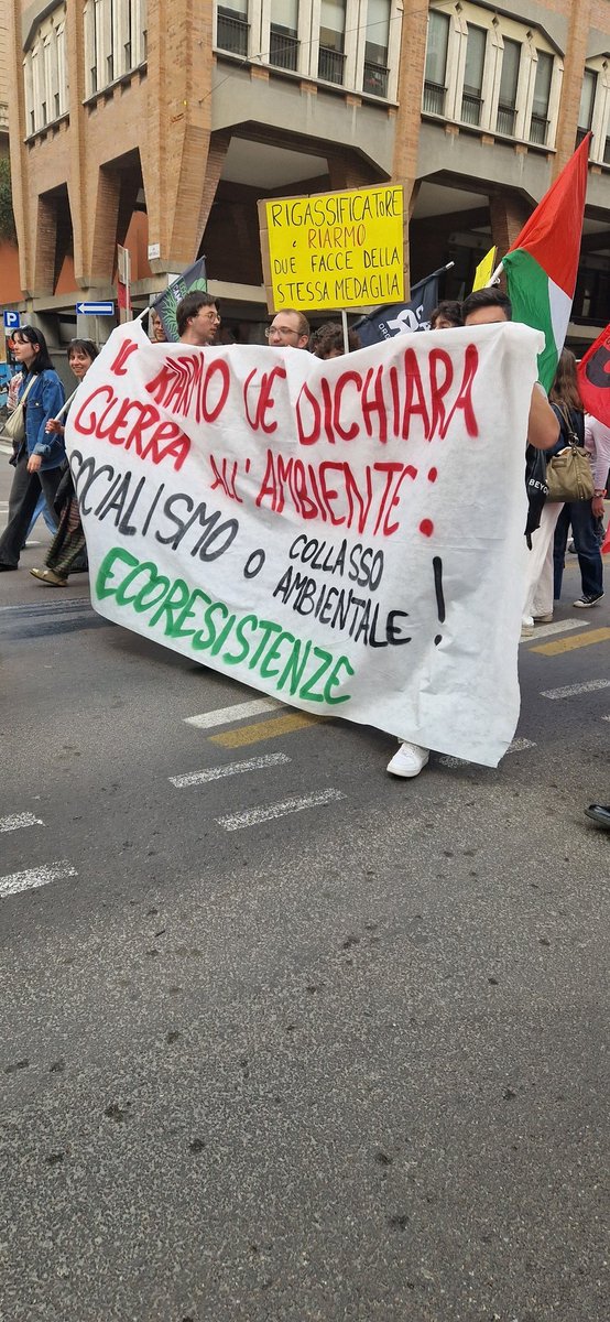 PippiCalz's tweet photo. #Bologna
#ClimatePride https://t.co/DmqlyvbFtF