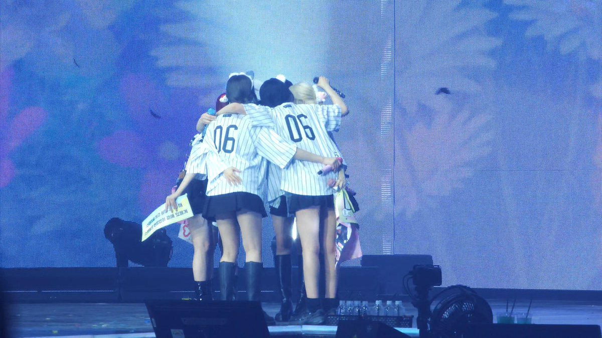 potato_ffon's tweet photo. Stay with stayc till the end🥹 https://t.co/FpTCBBxc1F