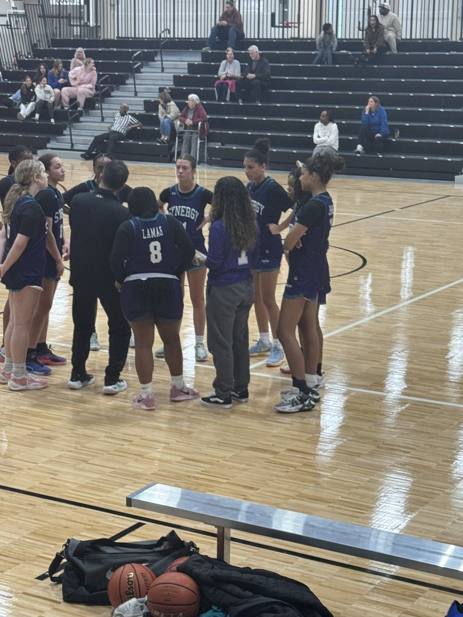 TeamSynergy2025's tweet photo. Synergy 15u Prep girls hoop Indy https://t.co/ipvQtr0vAl