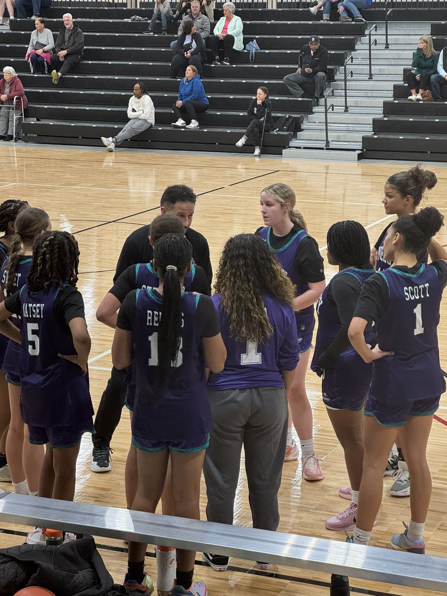 TeamSynergy2025's tweet photo. Synergy 15u Prep girls hoop Indy https://t.co/ipvQtr0vAl