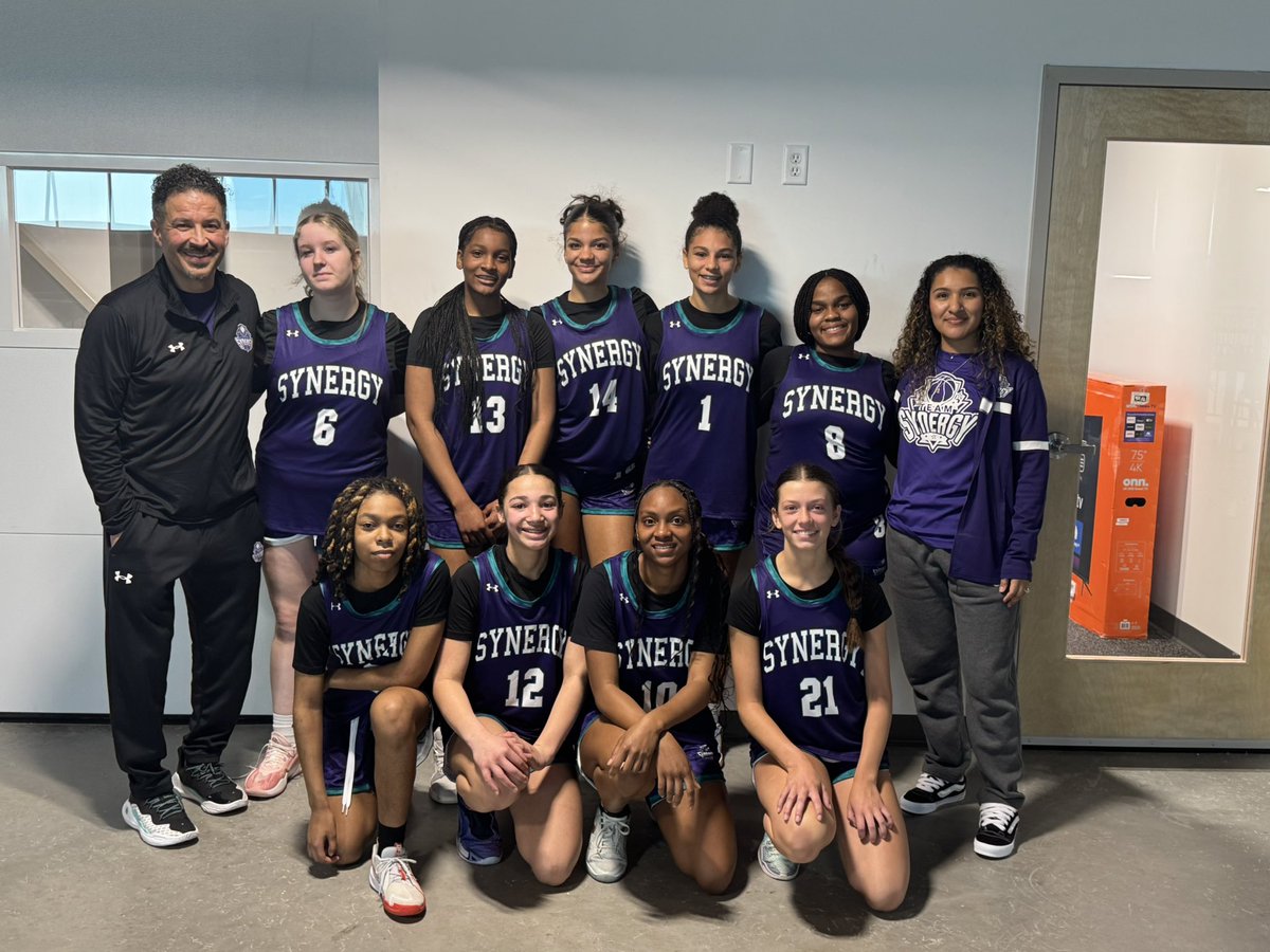 TeamSynergy2025's tweet photo. Synergy 15u Prep girls hoop Indy https://t.co/ipvQtr0vAl