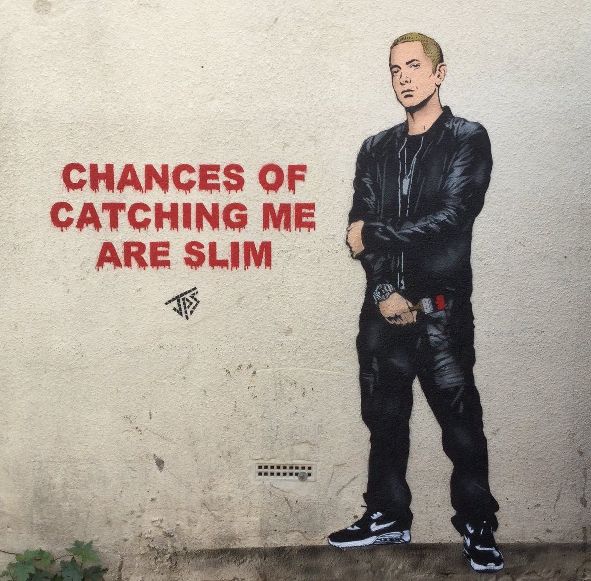 ThomasD48342358's tweet photo. Eminem & big proof graffiti #ripbigproof https://t.co/ZxCZdaVGwZ