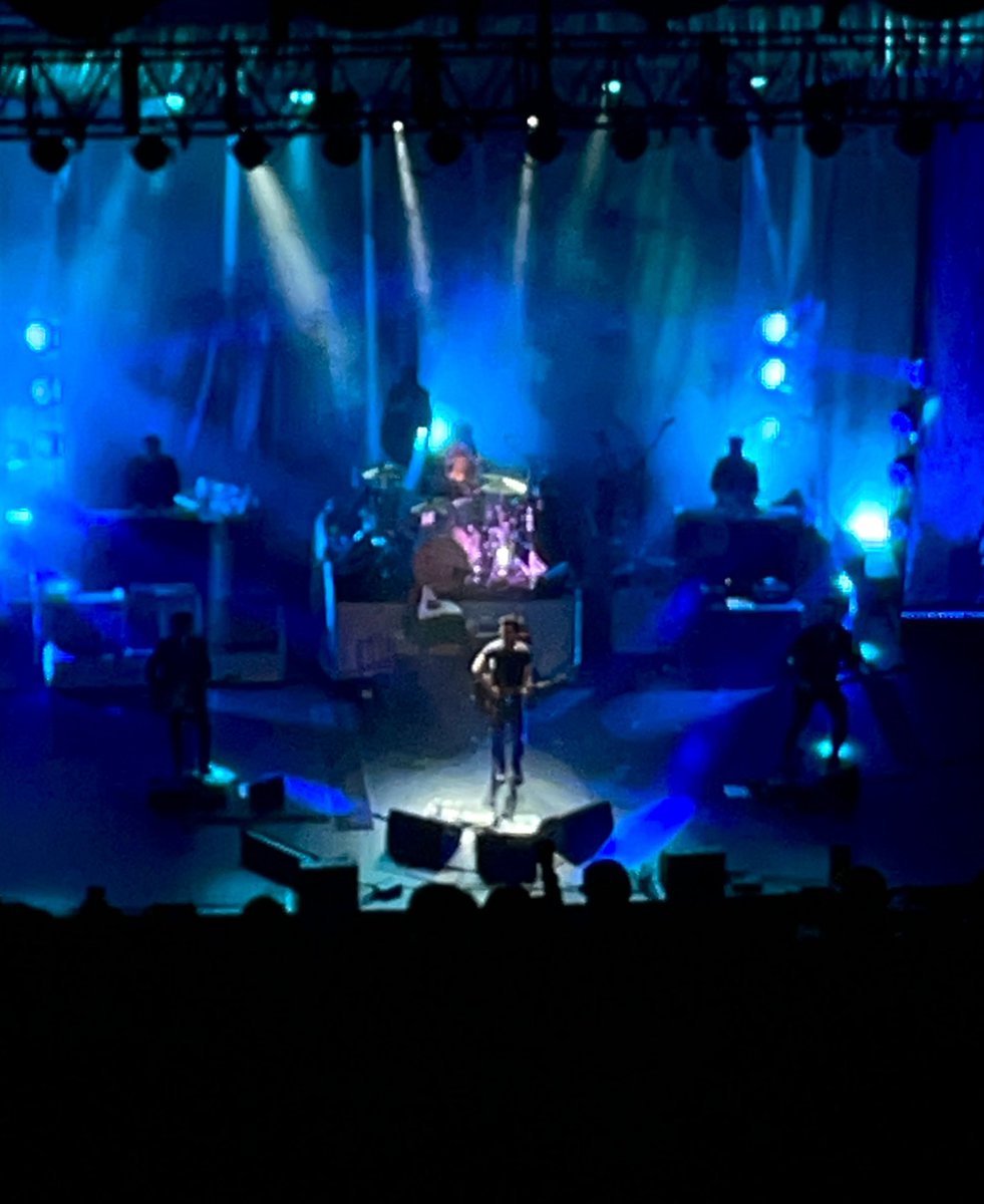 aldo_zepol's tweet photo. Qué bandota son mis amigos los Stereophonics.

Los quiero mucho. No sabía lo necesario que es cantar a todo pulmón “Dakota” y “I wanna get lost with you”. https://t.co/97zA7Fir51