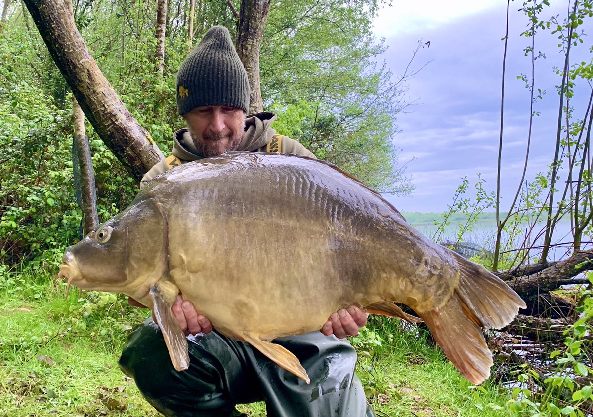 53lb-10oz!!!! (24.4kg)
Proper buzzing 🐝🥳🥳
#bigladinfrance 
#bigcarpculture 
#mtcbaitsoffical 
#lovelytimes