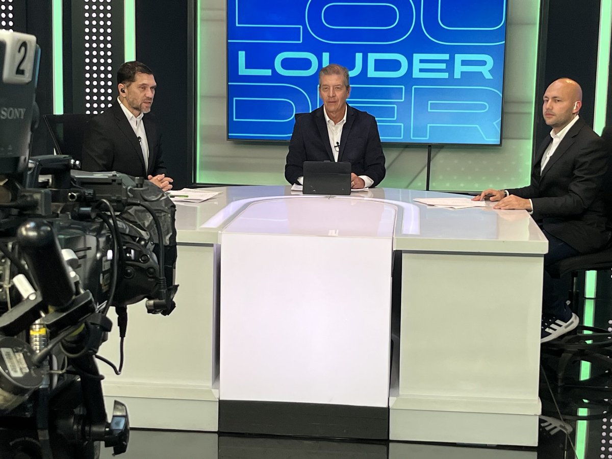 Gracias ⁦<a href="/WinSportsTV/">Win Sports</a>⁩ y a ⁦<a href="/JJMiranda15/">JJ Miranda</a>⁩ y ⁦<a href="/jesusnino05/">Jesús Niño</a>⁩ por el equipo en la transmisión de la ⁦<a href="/BJKCup/">Billie Jean King Cup</a>⁩ siempre presente cuando Colombia juega. Seguimos trabajando por el tenis…
⁦<a href="/fedecoltenis/">Fedecoltenis</a>⁩ ⁦<a href="/OlimpicoCol/">Comité Olímpico COL</a>⁩ ⁦<a href="/ACORDCOLOMBIA1/">Acord Col 🇨🇴 ®️</a>⁩