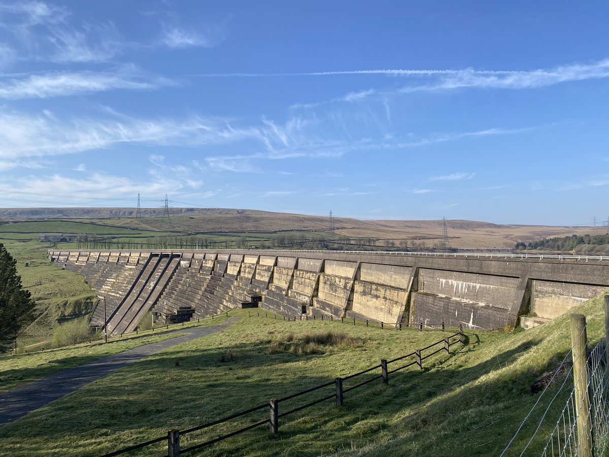EileenKelly33's tweet photo. Baitings again first thing this morning and what a great start to the day it was! ☀️🚶‍♀️☀️👟☀️
#BaitingsReservoir #Ripponden #walking #health #wellbeing #ActiveCdale https://t.co/tFpHDCiiPh