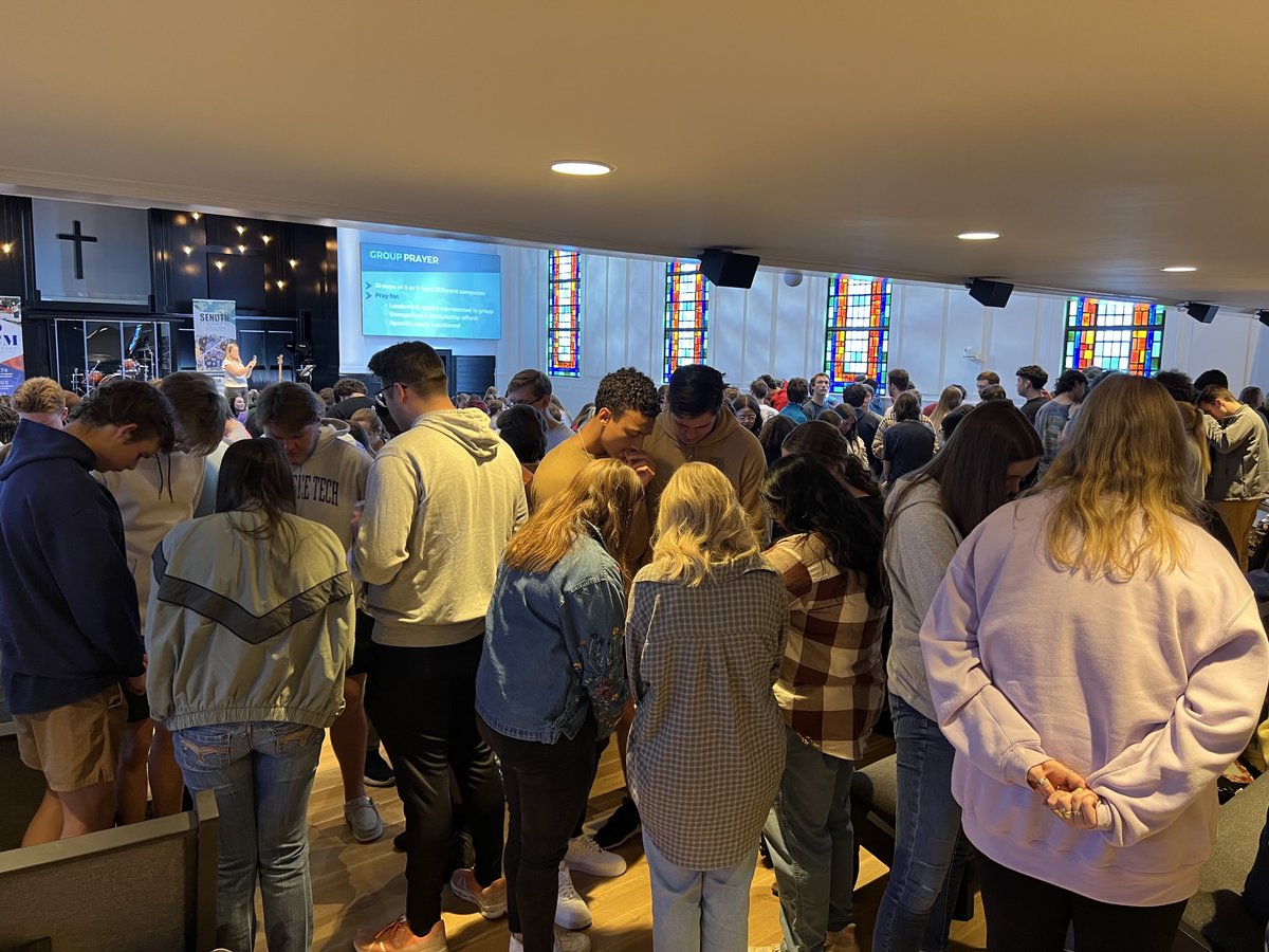 randycdavistbc's tweet photo. Powerful praying going on at #BCM-LEADCON with BCM Student leadership.  ⁦@tnbaptist⁩ #WinTN https://t.co/MUnRcQkr3g