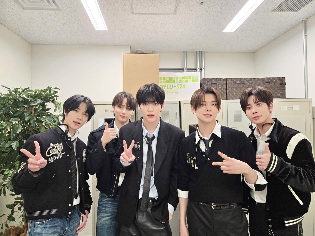 定価以下‼️卒業品 すとぷり 卒業のためバトンタッチ❗️バラ売り価格相談下さい MADE IN YPタンクトップ 今月末 ダメージジーンズ 予約スタート 同時に