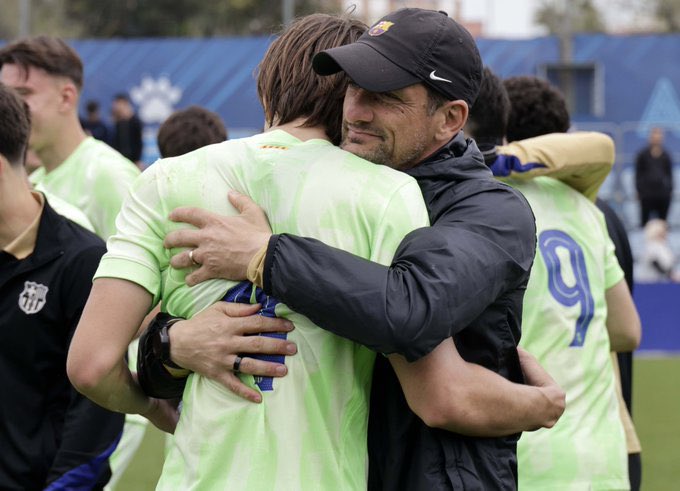شباب برشلونة حققوا لقب الدوري الاسباني رسمياً اليوم 🏆🏆🏆

بيليتي في أول موسم تدريبي يقود فيه فريق شباب برشلونة:

حقق الدوري الاسباني ✅

حقق كأس ملك اسبانيا ✅

تأهل الى نصف نهائي دوري أبطال أوروبا للشباب لأول مرة منذ موسم 2017/2018 🔥