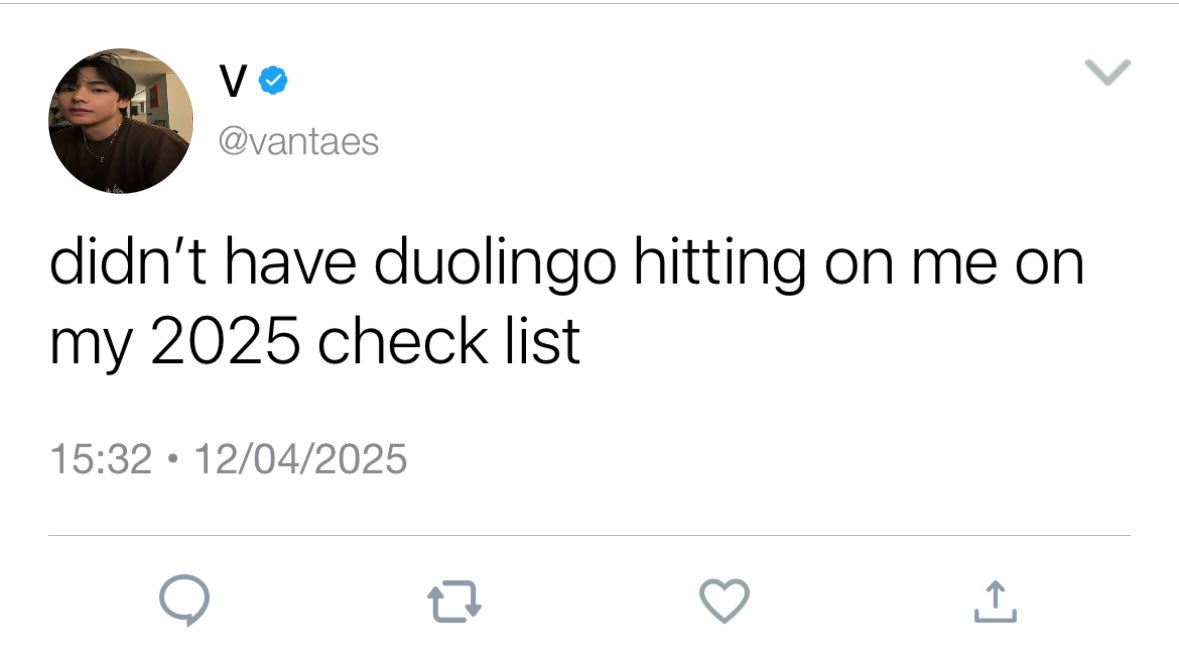 vampkvs's tweet photo. #taekookau where jeongguk tweets from the wrong account and he might get himself fired https://t.co/M2rtY3UKut