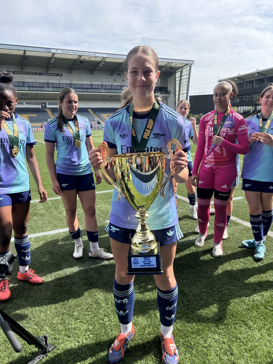 They finally got their hands on some silverware.  U16 PGA Cup Winners!!!Congratulations Arsenal U16’s ❤️⚽️❤️ <a href="/EtonburyPE/">Etonbury PE</a> <a href="/EtonburyAcademy/">Etonbury Academy</a> @jpluk