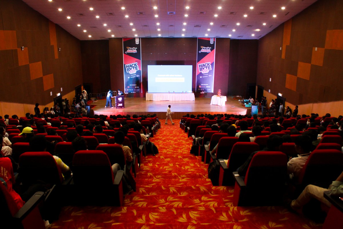HackbyteTPC's tweet image. Jampacked halls for the opening ceremony of #hackbyte, what a sight 🌻
#ThrowbackThursday