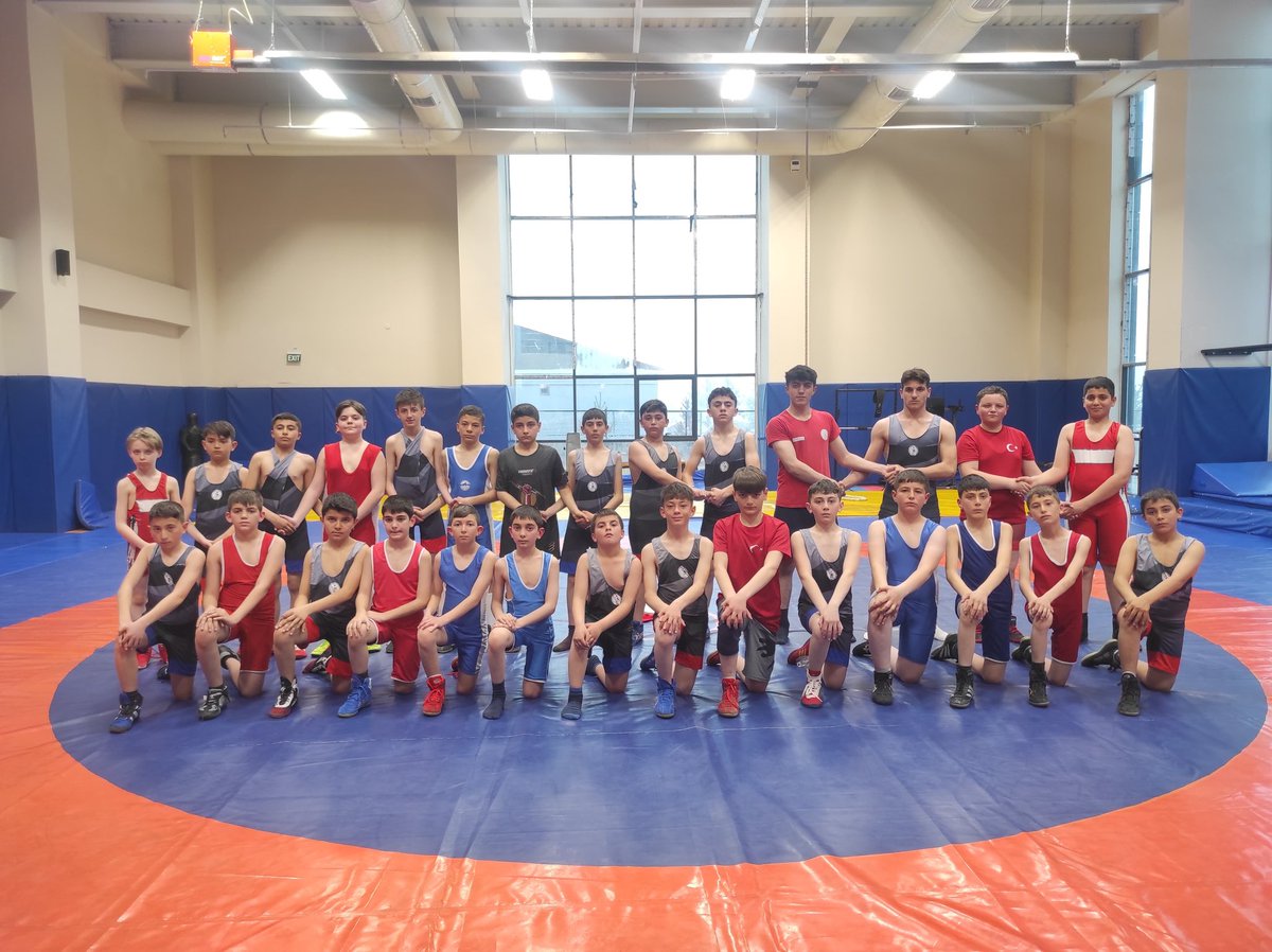 GSB_Ardahan's tweet photo. 🇹🇷 TBMM 23 Nisan Ulusal Egemenlik ve Çocuk Bayramı Güreş Turnuvası 

📍Ardahan Sporcu Fabrikası 
@OA_BAK @gencliksporbak https://t.co/PHBuqZTa4R