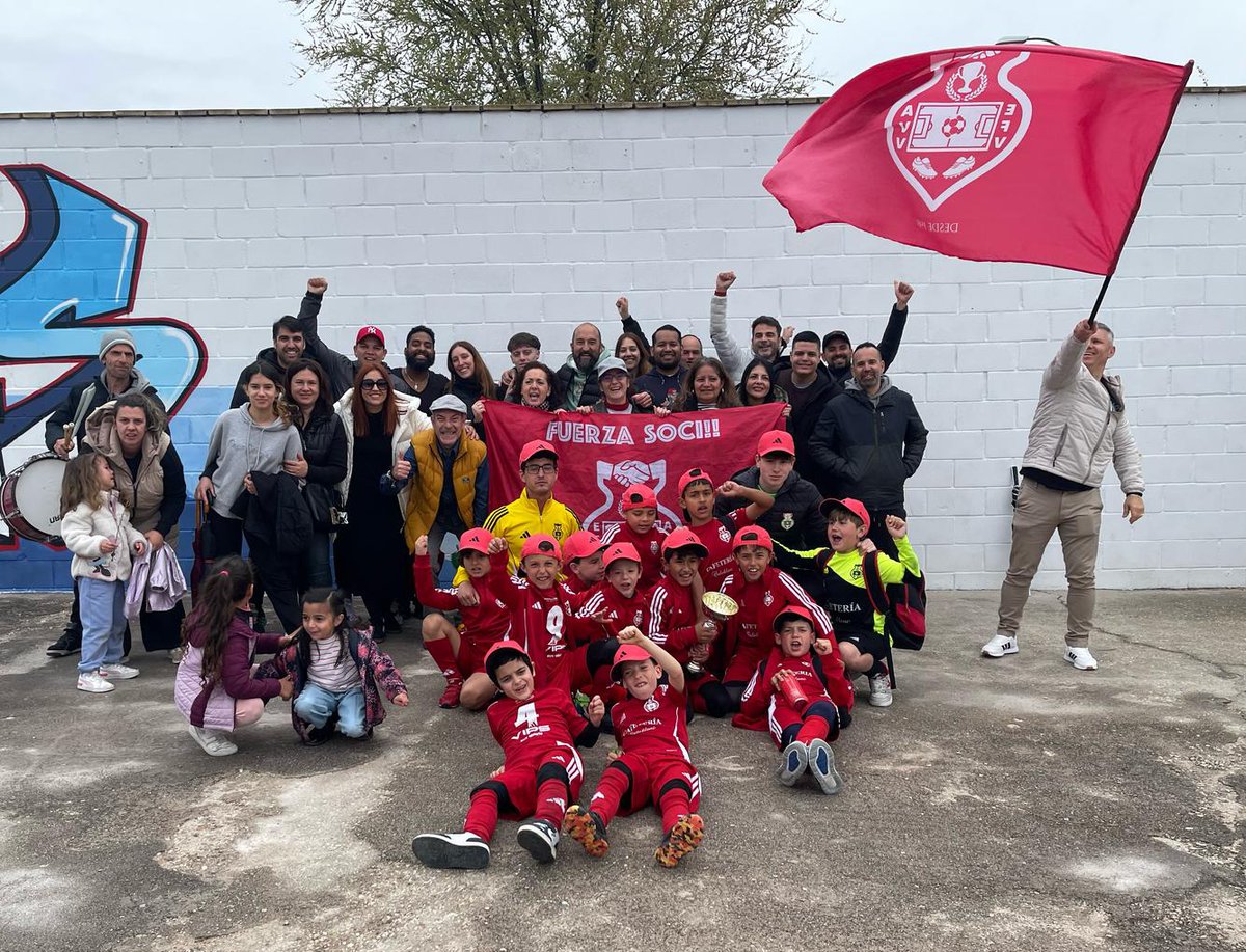 EscFutVicalvaro's tweet photo. 🔴 RESULTADO 🔴 #fútbolbasef7

CD Vicálvaro 0-6 BENJAMÍN C
 
🏆 CAMPEONES DE LIGA 🏆

⚽⚽ Elvis
⚽️ Coro
⚽️ Nico
⚽ Adam
⚽ Mati

@personalizandotodo @cafeteriacalablac @vips
@madrid @jmdvicalvaro @adidas_es

#AupaSoci🔴⚪ https://t.co/qIl76x9WbZ