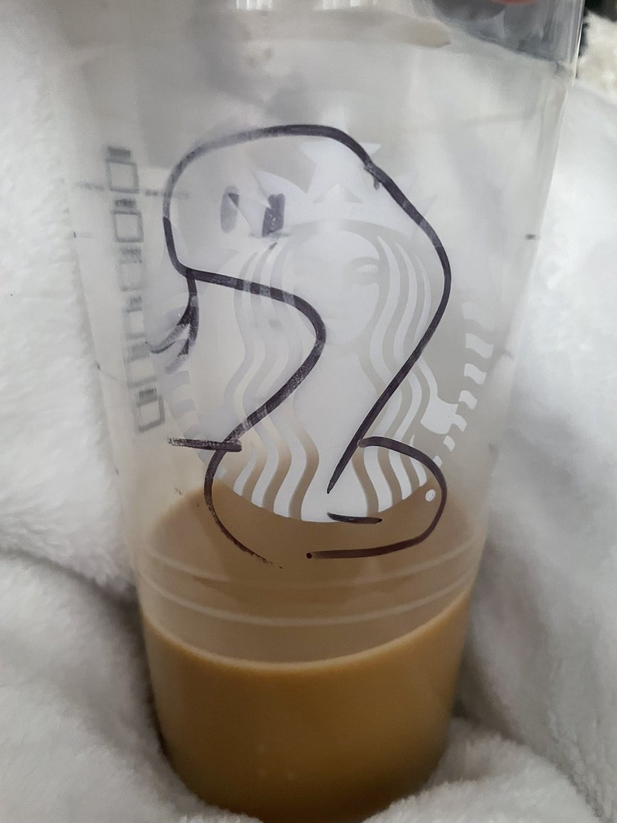 CoachLAF's tweet image. .@Starbucks rolling out positive vibes on their drinks but this cup got … a snake.  …. Do they know something about Reputation Taylor’s Version that we don’t? Or are they calling that customer a snake? 😂