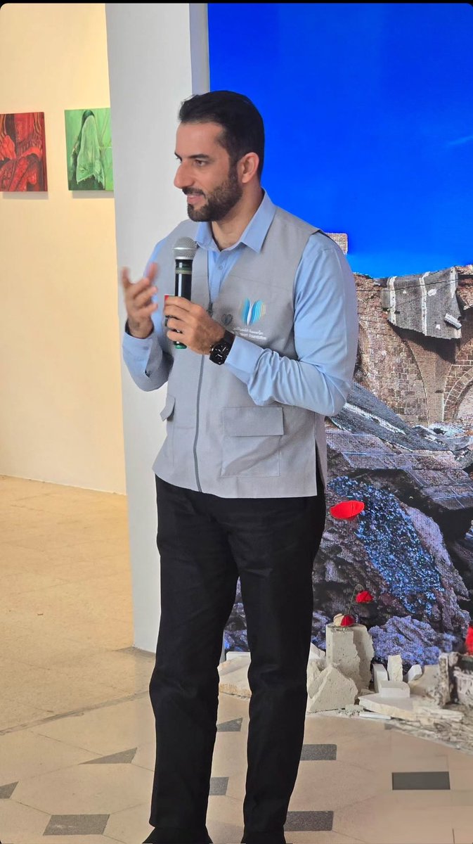 سمو الشيخ سلطان بن أحمد القاسمي نائب أبونا #حاكم_الشارقة
المبعوث الإنساني لمؤسسة القلب الكبير 💙..
الثقة الغالية من أبونا سلطان وأمنا جواهر في محلها
وسموه أهلٌ لها ✨..