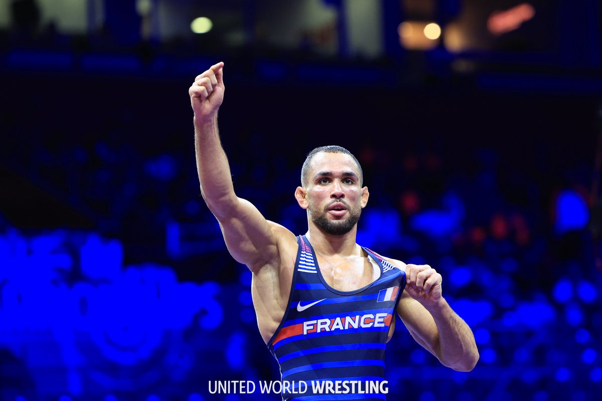 🌍 Demi-finales - J6️⃣ Europe 🌍 

Ibrahim GHANEM est une nouvelle fois en finale des championnats d'Europe dans la catégorie des 7️⃣2️⃣ kg ! 💫

il affrontera demain à partir de 17h, le hongrois Levente LEVAI 🇭🇺

ℹ️: linktr.ee/FranceLutte