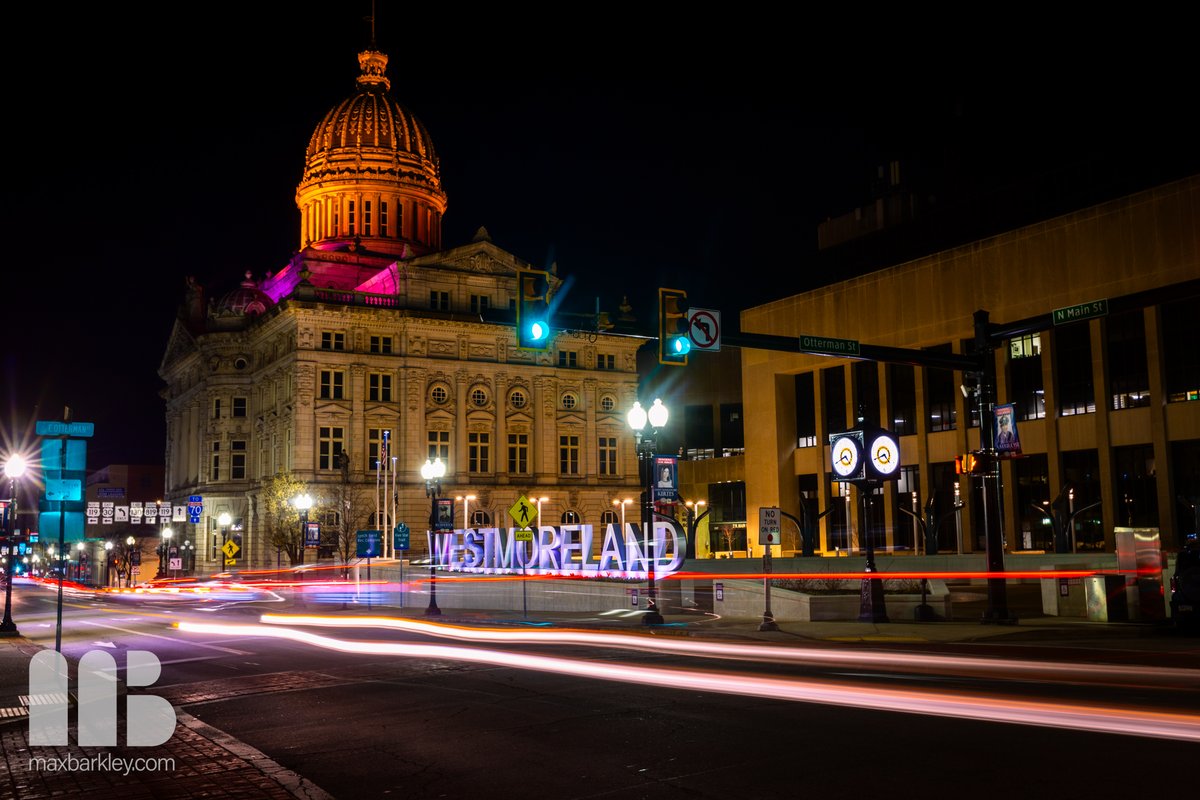 _Maximale_'s tweet photo. Out and About

#LongExposure #GreensburgPA #DowntownGreensburg #NightPhotography #CityLights #UrbanExploration #PhotographyLovers #CaptureTheMoment #ExplorePA #PhotoOfTheDay #shotoncanon https://t.co/sh0JdDQzUW