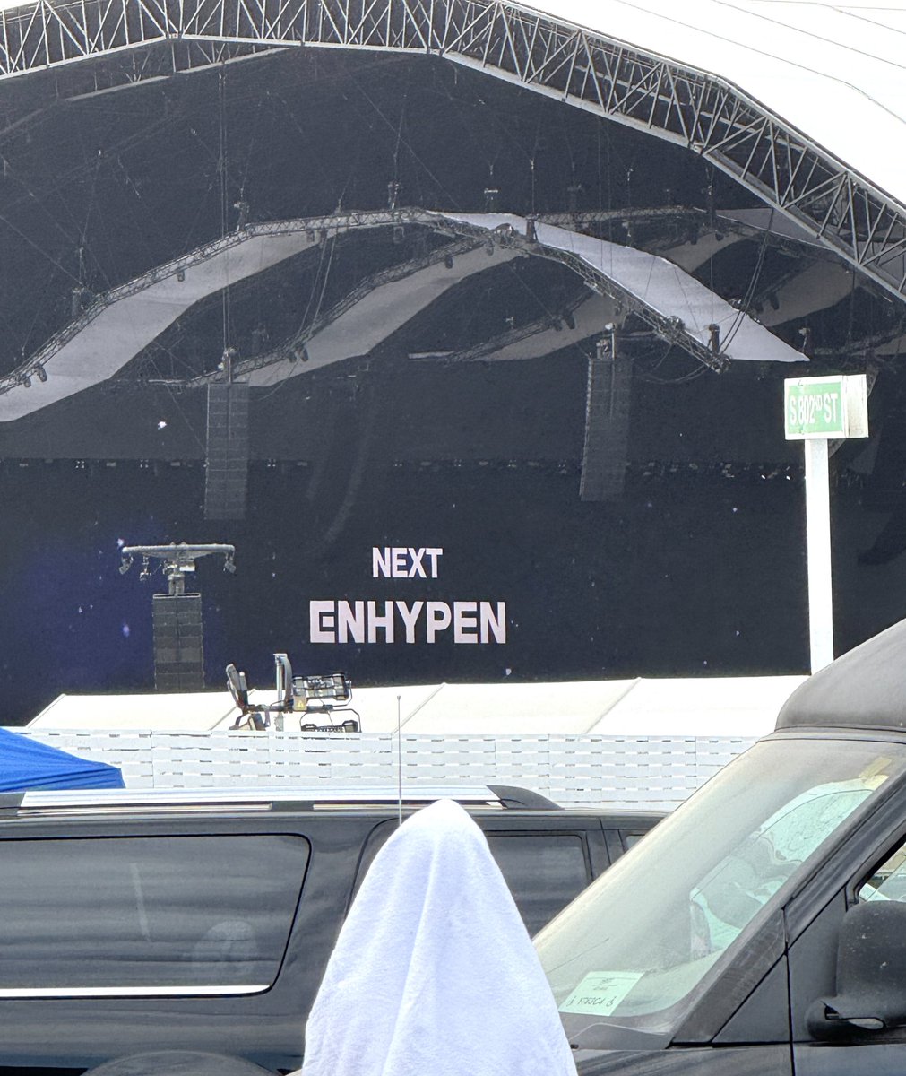 evxndiary's tweet photo. u guys , wake up 🤍ྀི

#ENCHELLA #ENHYPEN https://t.co/eeLYUchpXE