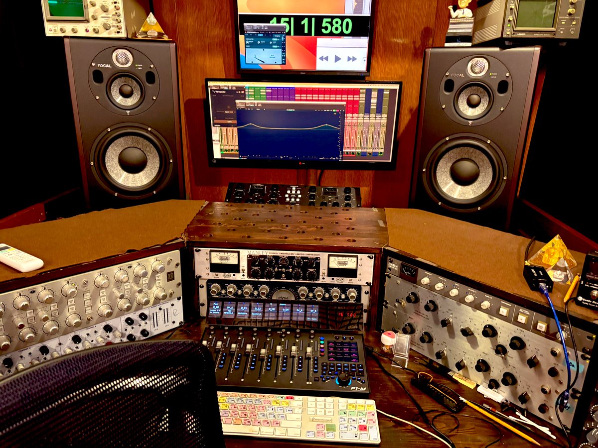 okaz10392's tweet photo. 本日はMORGスタジオにお邪魔させていただきました！
ホントにヤバかった。。
音作りのロジックとEVER TONEのギターの体験と衝撃の連続でした😵
音作りが効率的になってさらにレベルが上がるなんて、、
忘れられない1日になりました。。
門垣さん、たくさんの超貴重なお話を本当に有難うございました🙇 https://t.co/bYKYT1HUNU