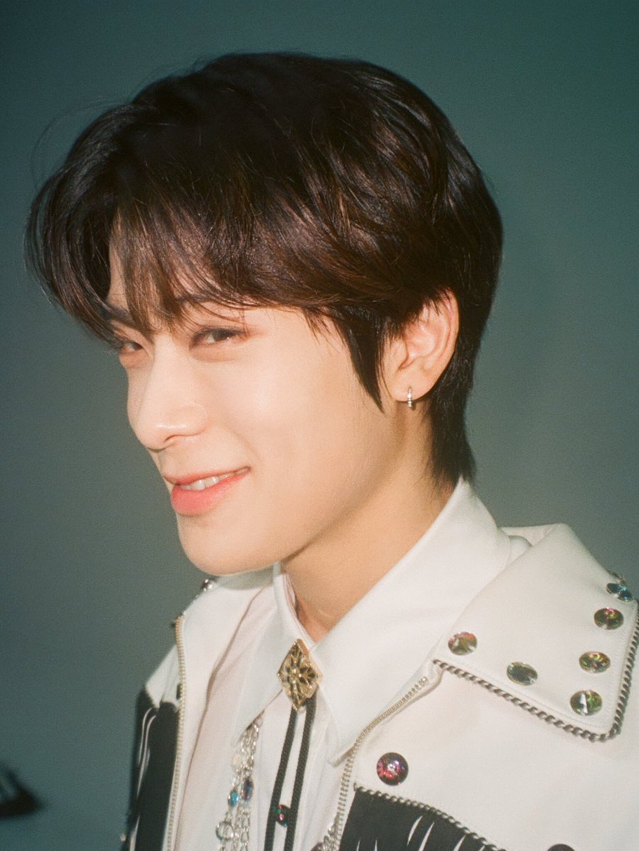 adore_jjh's tweet photo. https://t.co/8St7uTfddf