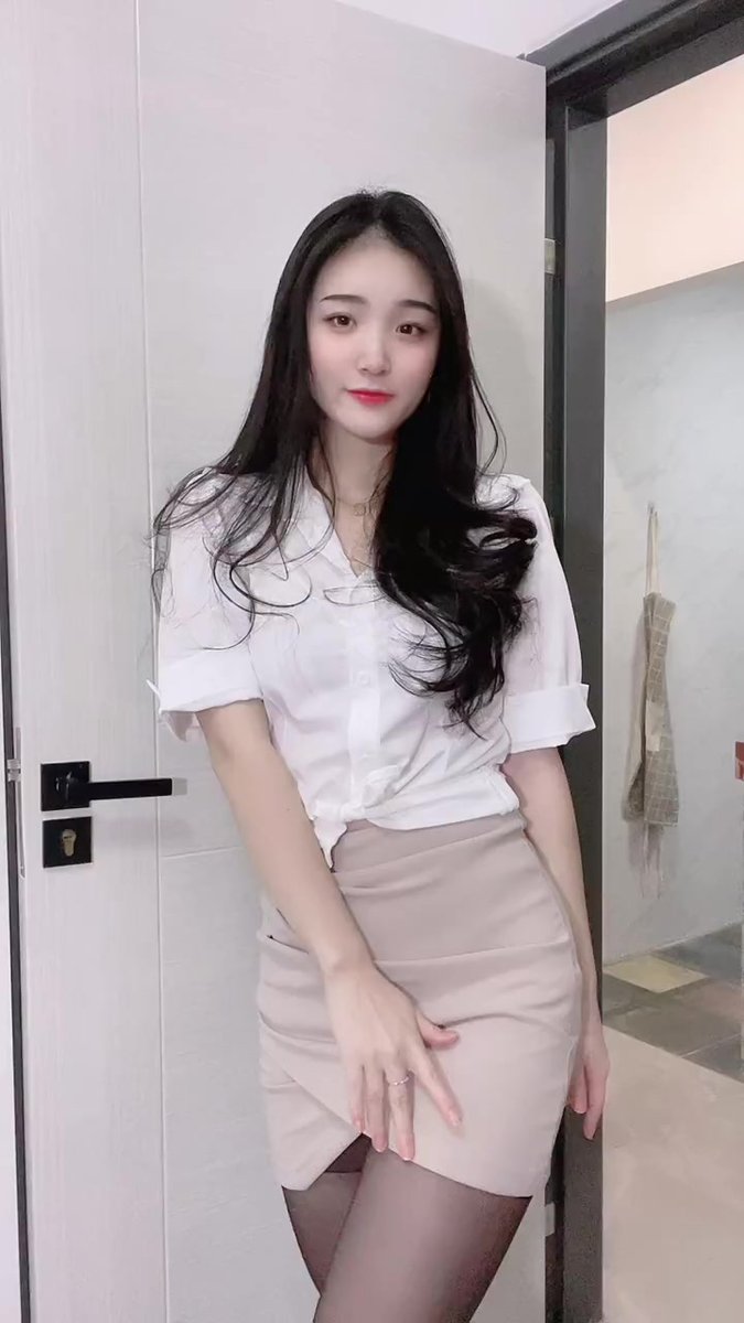 huizhou002's tweet photo. 晚上开始上课啦🌹

好久不见是不是特别想念呀😬

喜欢我的宝宝晚上不见不散😘 https://t.co/Rx1Ww7Ei71
