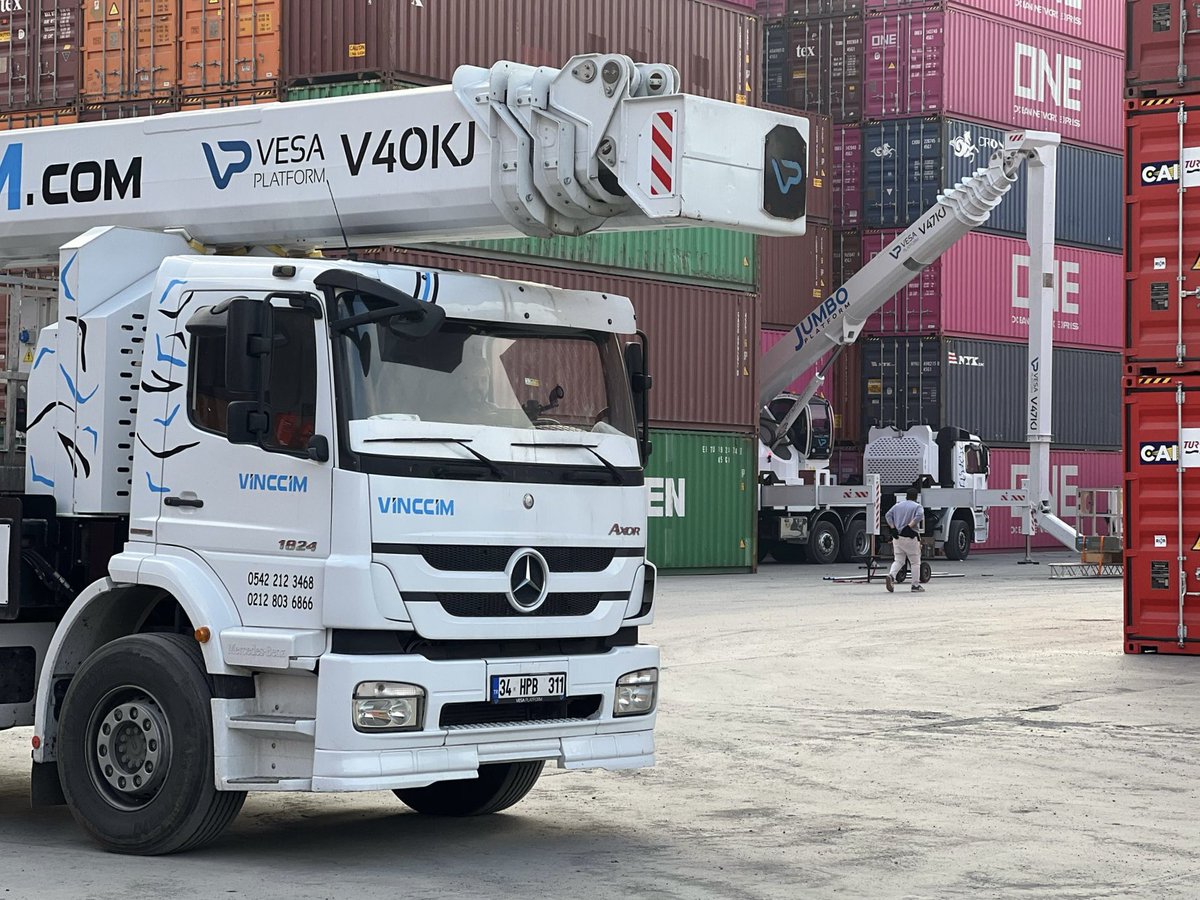 vesaplatform's tweet photo. Abi-Kardeş / Brothers 

#vesaplatform #V40KJ #V47KJ

#aerialworkplatform #awp #workplatform #platform #V40KJ #V47KJ #V53KJ #spiderlift #spiderplatform #lift #liftheavy #lifting #truckmounted #truckmountedplatform #accessplatform #plataformadeelevacion #jumboplatform #bauma https://t.co/8dGUElXQ2f