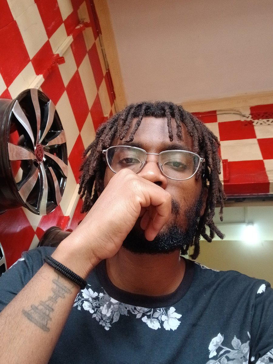 I will be live on stage at @artporium_ke 's UNPLUGGED GROOVES: Soulful Hip Hop Edition going down on May 31st @moov_cafe_bistro

Get your tickets at hustlesasa.shop/Jakk 

#QUILL2THMFWRLD