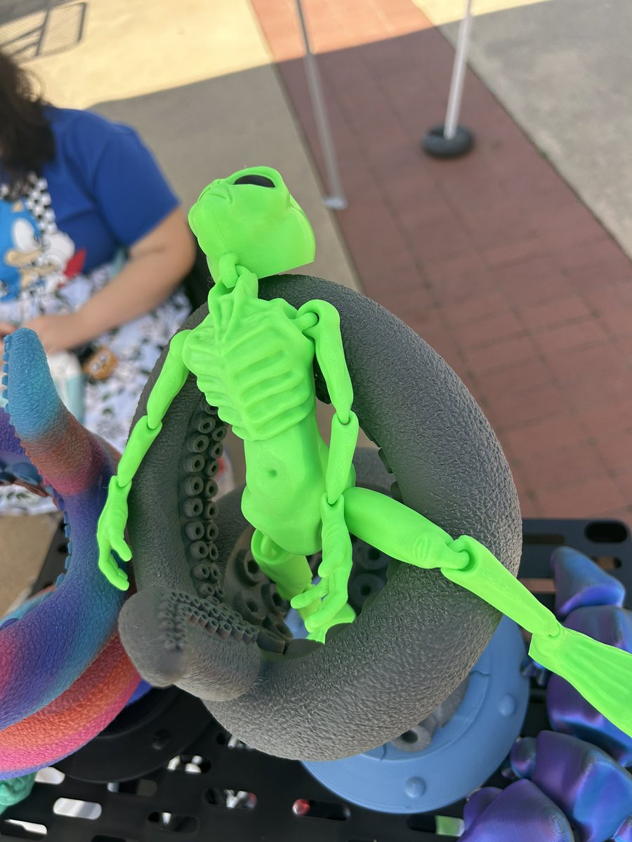 He’s chilling like a villain!! <a href="/IK3Digital/">IK3D</a>. These are all printed in <a href="/Polymaker_3D/">Polymaker</a> awesome CoPE and Neon green for the Alien!!