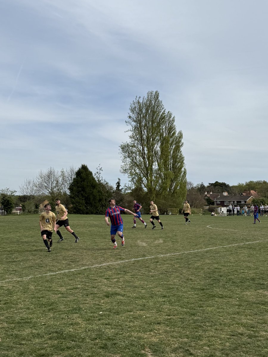 0-0 FT ➕1️⃣

Excellent performance from the boys with 16 absentees, 3 lads playing from the Reserves, and 3 of our gaffa’s playing. 

Tough conditions to play football but the boys battled hard and dug in to earn a well deserved point. Questionable disallowed goal for A.Pardoe