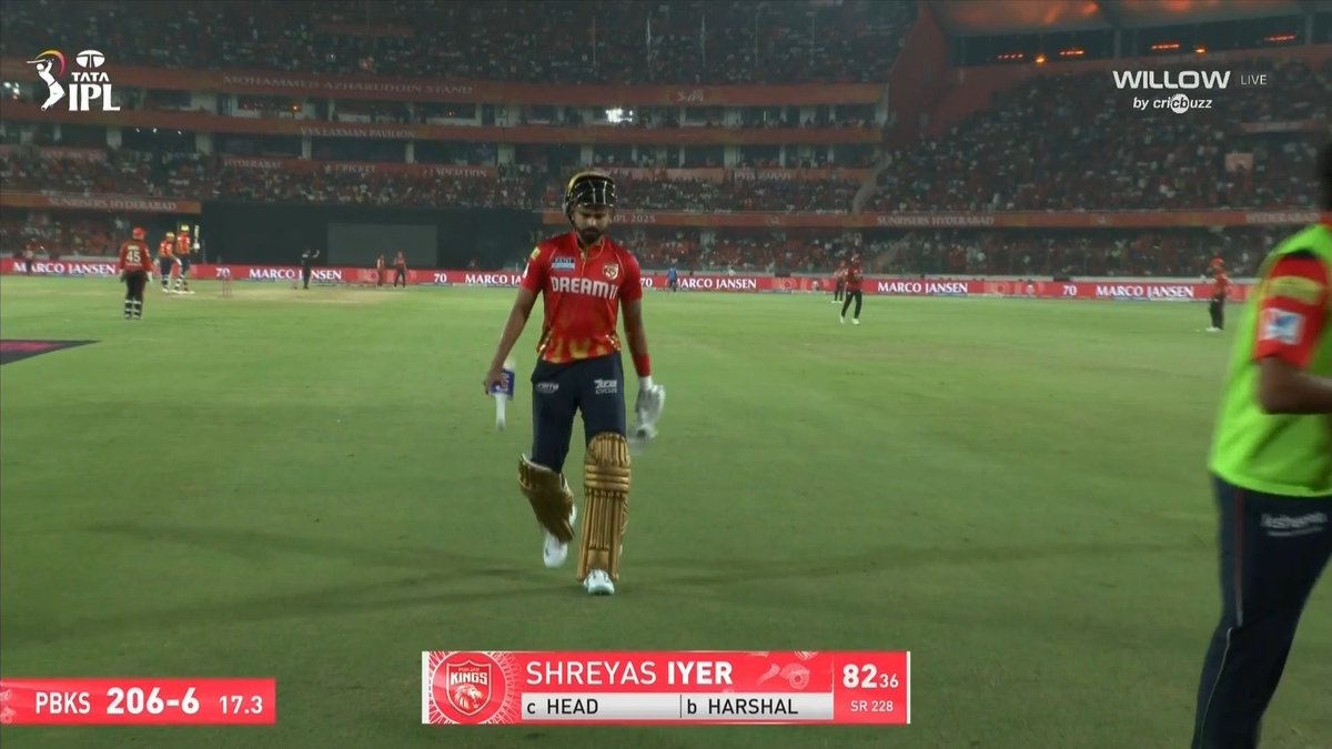 Chaotic_mind99's tweet photo. #RCBvsPBKS 

This video is the only reason i am supporting Shreyas Iyer Tonight. 

This man has guts.

This man has courage.

This man has the boldness.

This man had the nerve to look right into his eyes without any fear of losing his career.🔥🔥
https://t.co/3CsbVz9iwI