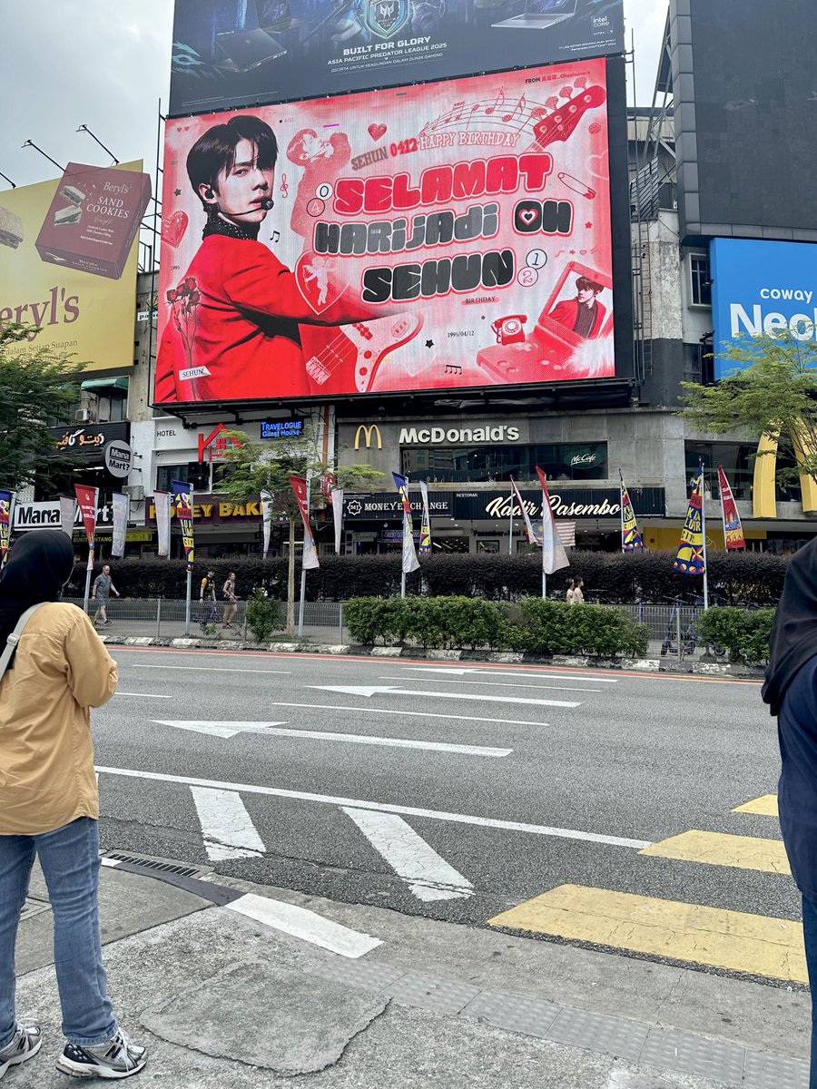 oohkim (@nuhesiq) on Twitter photo sehun’s birthday billboard!!!❤️ <a href="/Ohsehunbar/">吴世勋_Ohsehunorb</a> sehun’s birthday billboard!!!❤️ <a href="/Ohsehunbar/">吴世勋_Ohsehunorb</a>