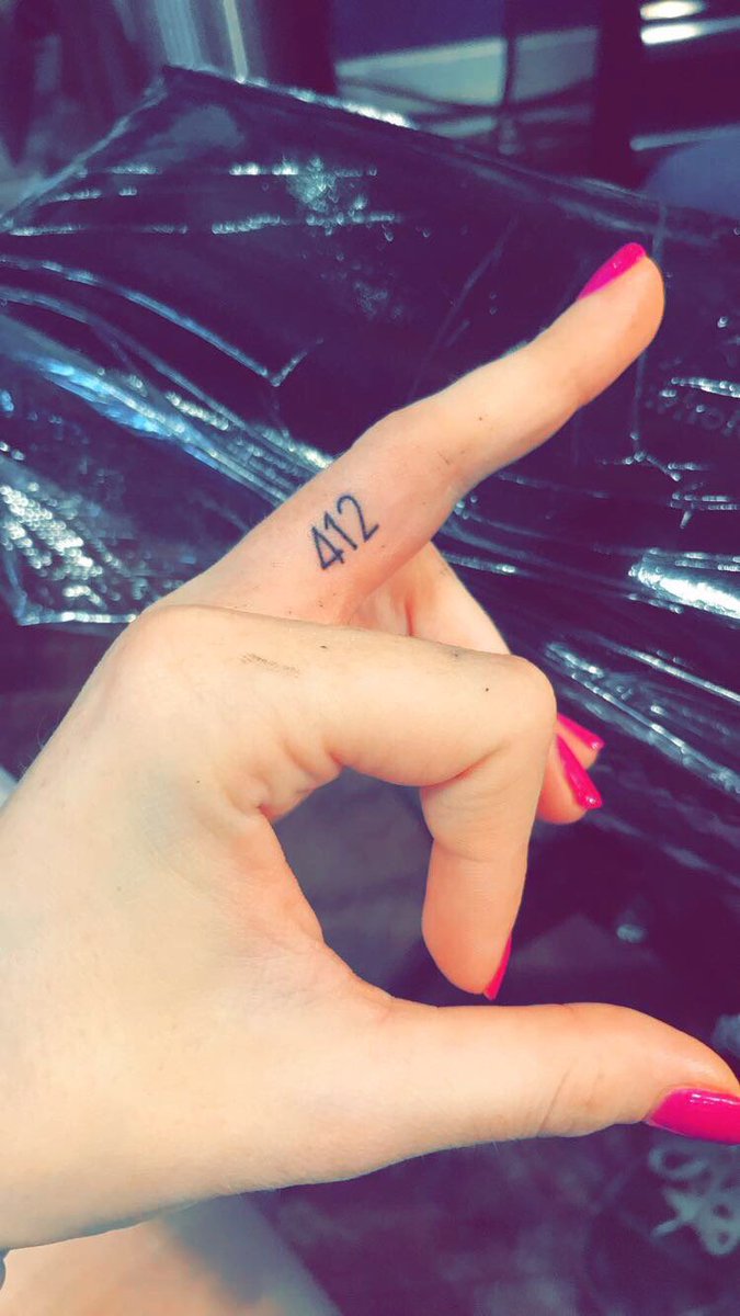 dvnlark's tweet photo. happy 412 day, miss ya pgh 💖 https://t.co/Jsn8oWRfjF
