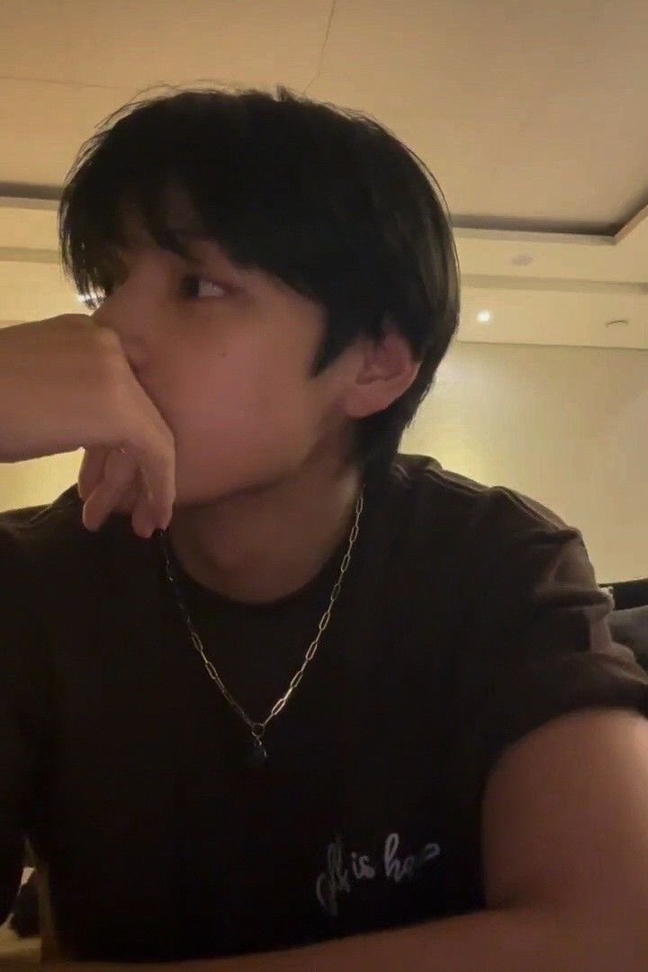 zzangkook22's tweet photo. 너 간 몇개 먹었어 https://t.co/QLLM7hhFs0