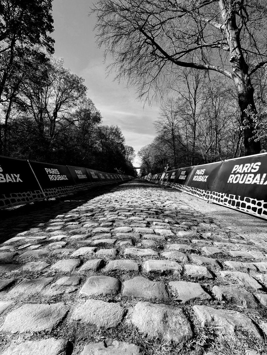 Can't believe I'm here!! Beyond excited for tomorrow's Paris Roubaix 🔥