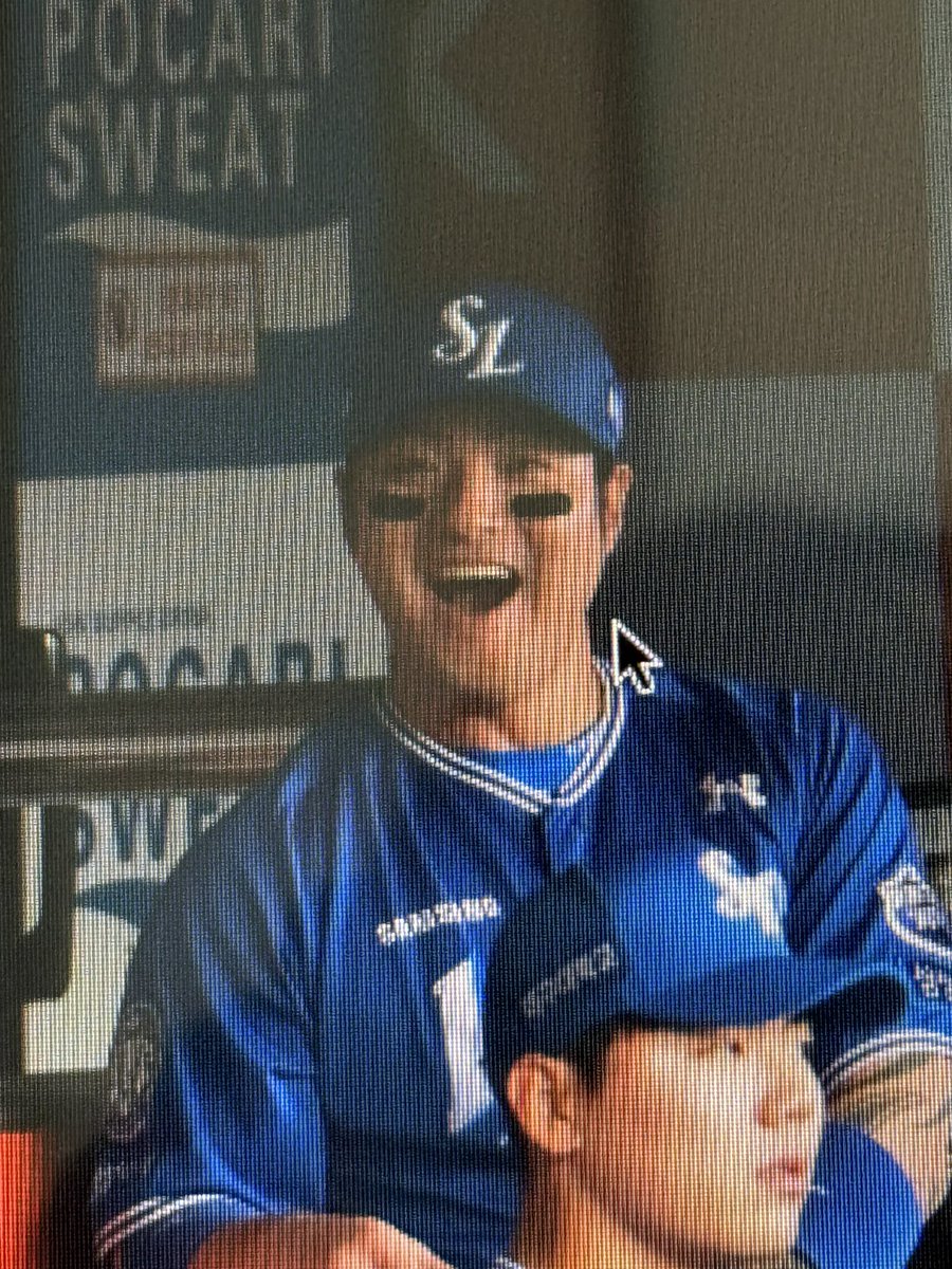 누나들 진짜 긔여웈 뱅볼래? 장성우보고 반가워하는거임