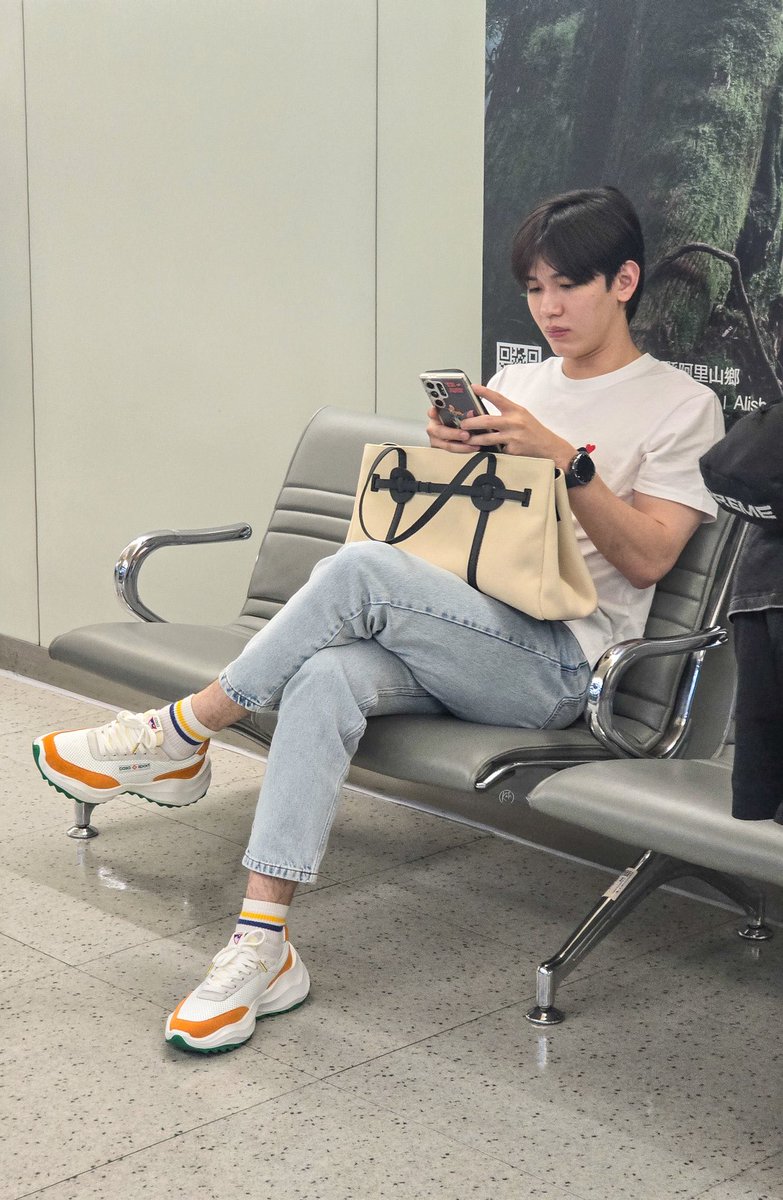 trophy husband after his pilates class picking up sansan from kindergarten