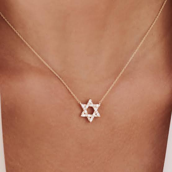 hayasaka_aryan's tweet photo. “Copper poisoning, most likely from clipping coins”

“How do you even know that House?”

“Check the necklace” https://t.co/wi3NLRTP1m