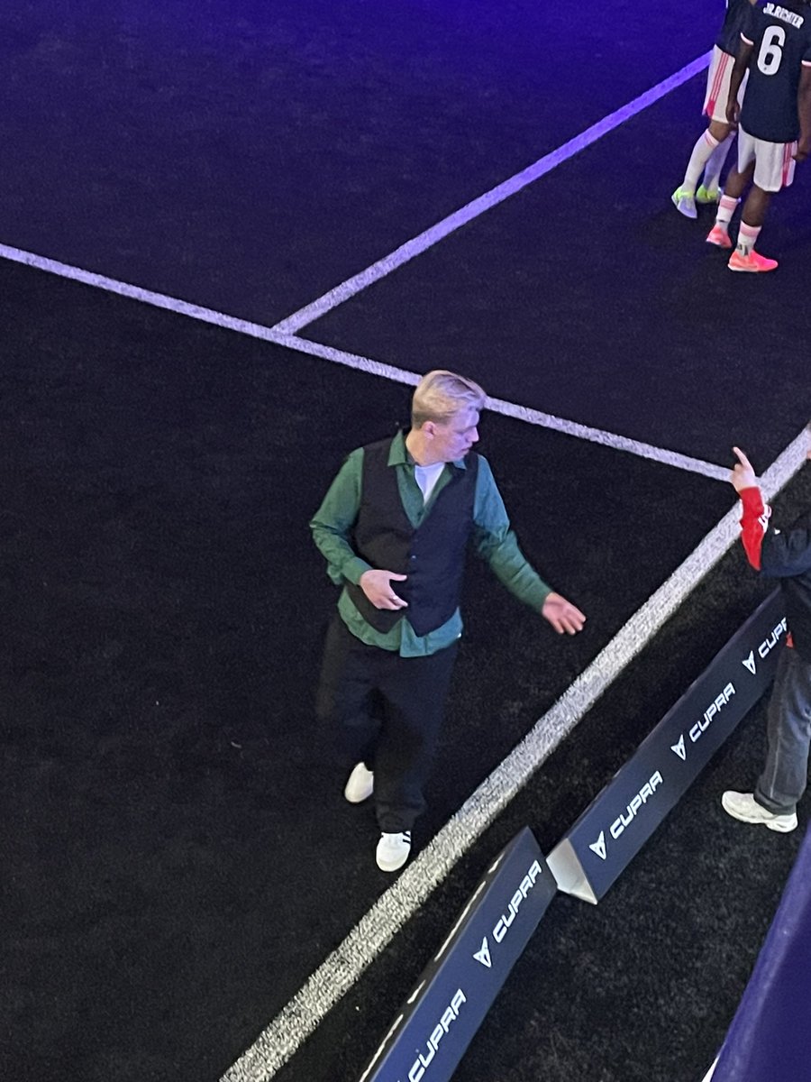 Nele | Ju5tNele tweet media