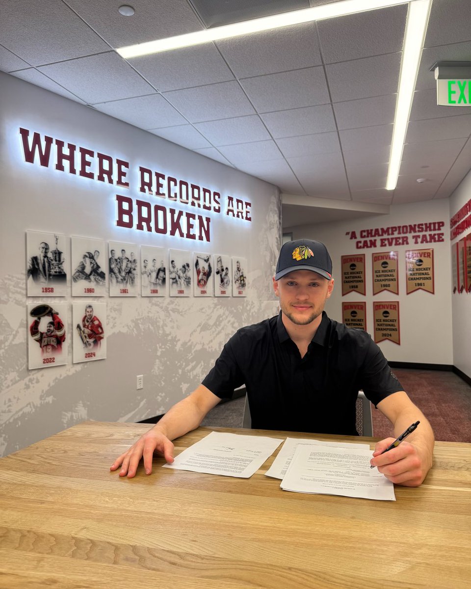 hi Aidan👋

Thompson agrees to terms📰 ➡︎ blackhawks.tbits.me/trk/AidanThomp…