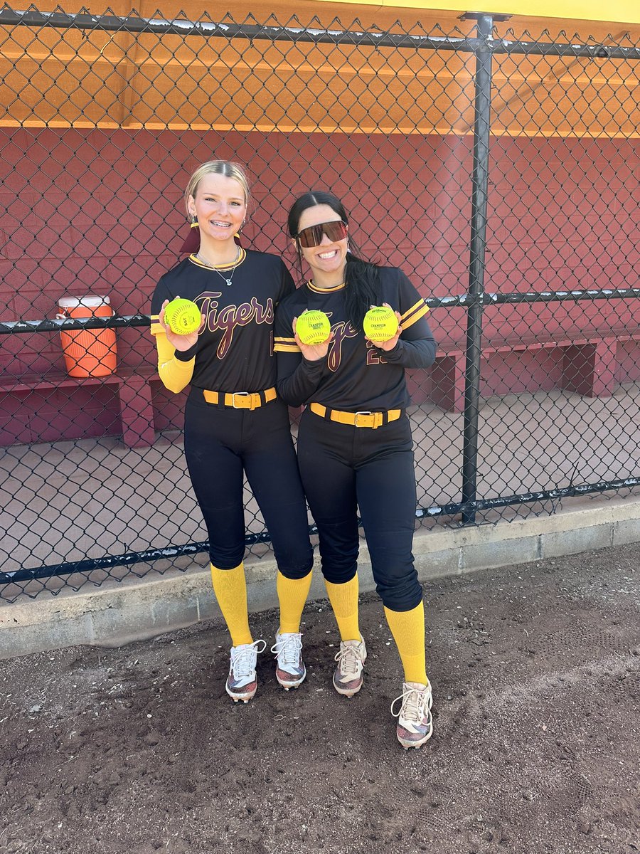 natalie (@n_jayne84) on Twitter photo These two killed it on the mound and behind the plate, AND decided to drop some π£π£π£
17-0 win 1 HR and a no-hitter for <a href="/b_humphries1/">Brynlee Humphries</a> and 2HRs from <a href="/stella_g23/">Stella Griffin</a> in the same inning?
Just a typical Saturday. π₯ <a href="/hunt_Rob/">Rob Hunt</a> These two killed it on the mound and behind the plate, AND decided to drop some π£π£π£
17-0 win 1 HR and a no-hitter for <a href="/b_humphries1/">Brynlee Humphries</a> and 2HRs from <a href="/stella_g23/">Stella Griffin</a> in the same inning?
Just a typical Saturday. π₯ <a href="/hunt_Rob/">Rob Hunt</a>