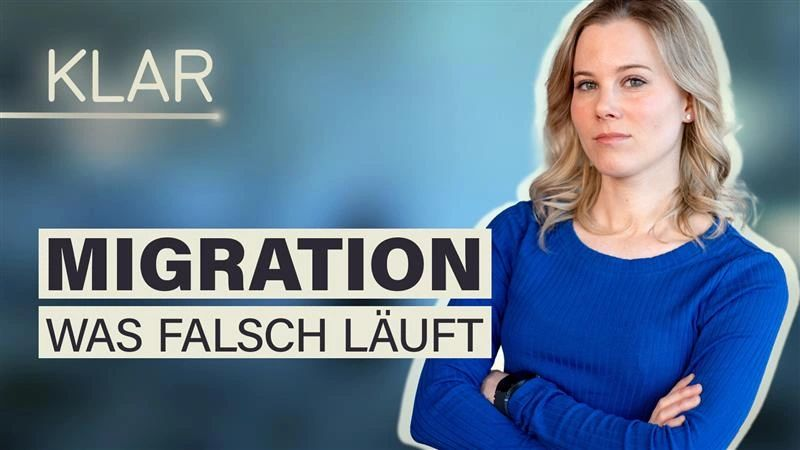 repliknetzwerk's tweet photo. Die politische Strategie, bestimmte Themen „nicht den Rändern zu überlassen“, hat sich als Fehlschlag erwiesen – ein Scheitern, dass nicht nur in Österreich deutlich wird. Jüngste Umfragen zum Wählerverhalten in Deutschland bestätigen diesen Misserfolg: Der Versuch, die politischen Ränder durch Imitation von Rhetorik und Aneignung von Themen zu schwächen, hat deren Einfluss nur gestärkt. 
Ein ähnliches Muster zeigt sich nun bei den öffentlich-rechtlichen Rundfunkanstalten (ÖRR), die oft vorgeworfen bekommen, in ihrer Berichterstattung staatsnah oder übermäßig politisch korrekt zu agieren. Kritiker, insbesondere aus rechten Kreisen, werfen den ÖRR vor, heikle Themen entweder zu meiden oder sie in einseitige, häufig als „woke“ kritisierte Narrative zu verpacken. Dadurch gerät der gesamte Medien- und Kulturbetrieb in den Ruf, eine Bastion linker Ideologie zu sein.
In einem vermeintlichen Korrekturversuch hat der ÖRR das Reportage-Magazin „Klar“ ins Leben gerufen, dass Themen und Perspektiven aufgreifen soll, die sonst den Rändern überlassen bleiben – ein Ansatz, der unverkennbar an die gescheiterte politische Strategie erinnert. „Klar“ spricht euphemistisch von „Streitfragen, die in der Mitte der Gesellschaft kontrovers diskutiert werden“. Dass diese Taktik in der Politik die gesellschaftliche Spaltung nicht überwunden, sondern verschärft hat, scheint die Verantwortlichen des ÖRR jedoch nicht zu beunruhigen. 
Wenig überraschend ist die Themenwahl für den Auftakt des Magazins: „Migration: Was falsch läuft!“ Zwar ist Migration zweifellos ein zentrales Thema und eine Herausforderung für Staat und Gesellschaft, doch die Entscheidung der „Klar“-Redaktion, mit Kriminalfällen und Terror in das Thema einzusteigen, wirkt wie ein Konzept, dass direkt rechtsaußen entlehnt ist und ebenso gut aus der Feder der „NIUS“-Redaktion stammen könnte.
Das Kalkül des ÖRR, verlorenes Vertrauen zurückzugewinnen, erscheint unbeholfen und aktionistisch. Wie schon in der Politik wird sich bald zeigen, dass diese Strategie das Gegenteil bewirkt: Als Katalysator für rechtspopulistische Narrative. 
#ÖRR #NDR #BR #ARD #KLAR #Migration #Remigration #Asyl #AfD #NIUS