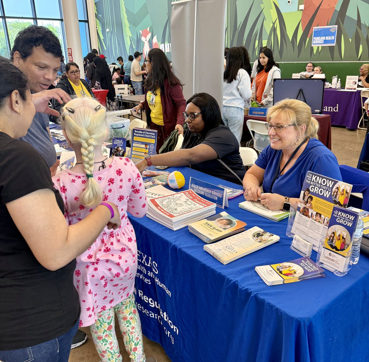 ED_Rivera_DISD's tweet image. Fam Jam fun in the north side at Jill Stone! 9am to 12 pm. Resources, food, fun, and performances with our legacy schools.