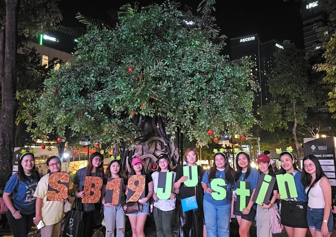 artnicah's tweet photo. team try again...
mga mais na 'di sumakses sa DAM tree ๐
@SB19Official
#SB19 #DAMTreeinBGC #SimulaAtWakasEP
#justin #SB19_JUSTIN https://t.co/LJ3w4jI8II