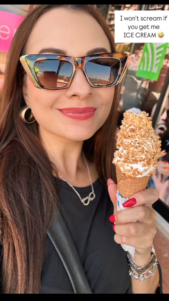 Teacher_Tracy_'s tweet photo. Saturday things! #WeekendVibes #IceCreamInMinutes #SunshineByMySide #happyvibes #vibes https://t.co/epQPZBpJG6