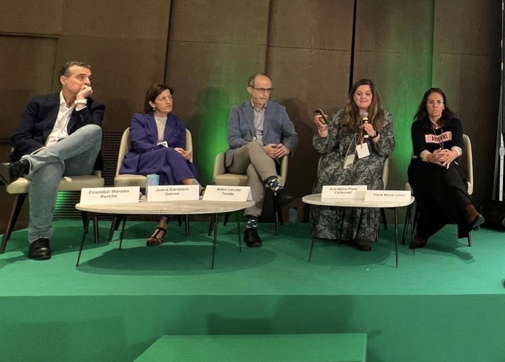 🌈 #CarlaMorer expone en la I Jornada <a href="/SociedadSeedo/">Seedo</a> dirigida #AtencionPrimaria la ejemplar experiencia <a href="/vallhebron/">Vall d'Hebron</a> en el manejo multidisciplinar de la #obesidad 💥 <a href="/ana_apiecar/">Ana Piera #JuntosEsMasFacil🤝🤝🤝 #StopInercia🛑</a> <a href="/CristobMorales/">Cristobal Morales</a> <a href="/mardelmala/">Mar Malagon</a> <a href="/DiegoBellido2/">Diego Bellido</a> <a href="/CarreteroJuani/">Juani Carretero Gomez</a> <a href="/AndreeaCiudin1/">Andreea Ciudin</a> <a href="/EndocrinoVH/">Endocrinologia i Nutrició Vall d'Hebron</a> <a href="/SAPMuntanya/">CE SAP Muntanya</a>