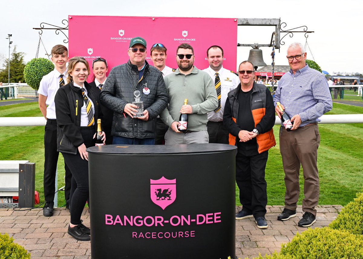 BangorRaces's tweet photo. RACE 6 RESULT: THE UNICORN TRAVEL HANDICAP HURDLE RACE
🥇Serious Chat
🥈Izzy’s Grey
Jockey: Theo Gillard
Trainer: Donald McCain
Owner: Greyland Ltd
📸 @offphoto @donaldmccain https://t.co/CuG32p5oqJ