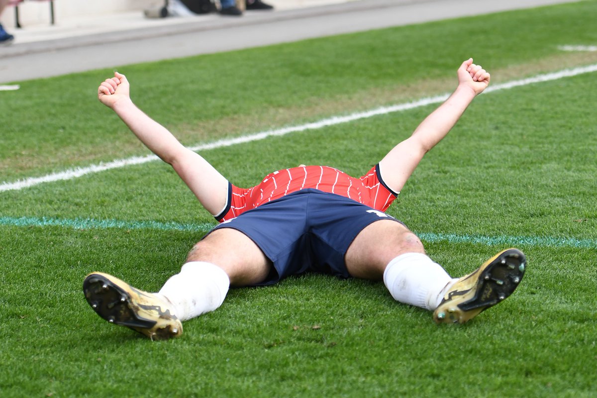 9 goals...
2 penalty saves...
1 red card...

🤯 What an afternoon!

#YCFC🔴🔵
