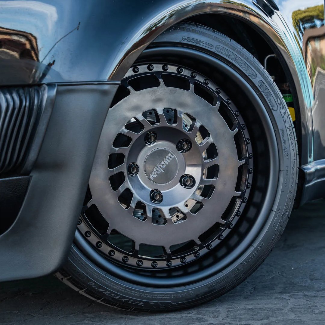 Bringatrailer's tweet photo. The dark knight 

https://t.co/FOnzjfFI2g https://t.co/rxcNe3Sz6F