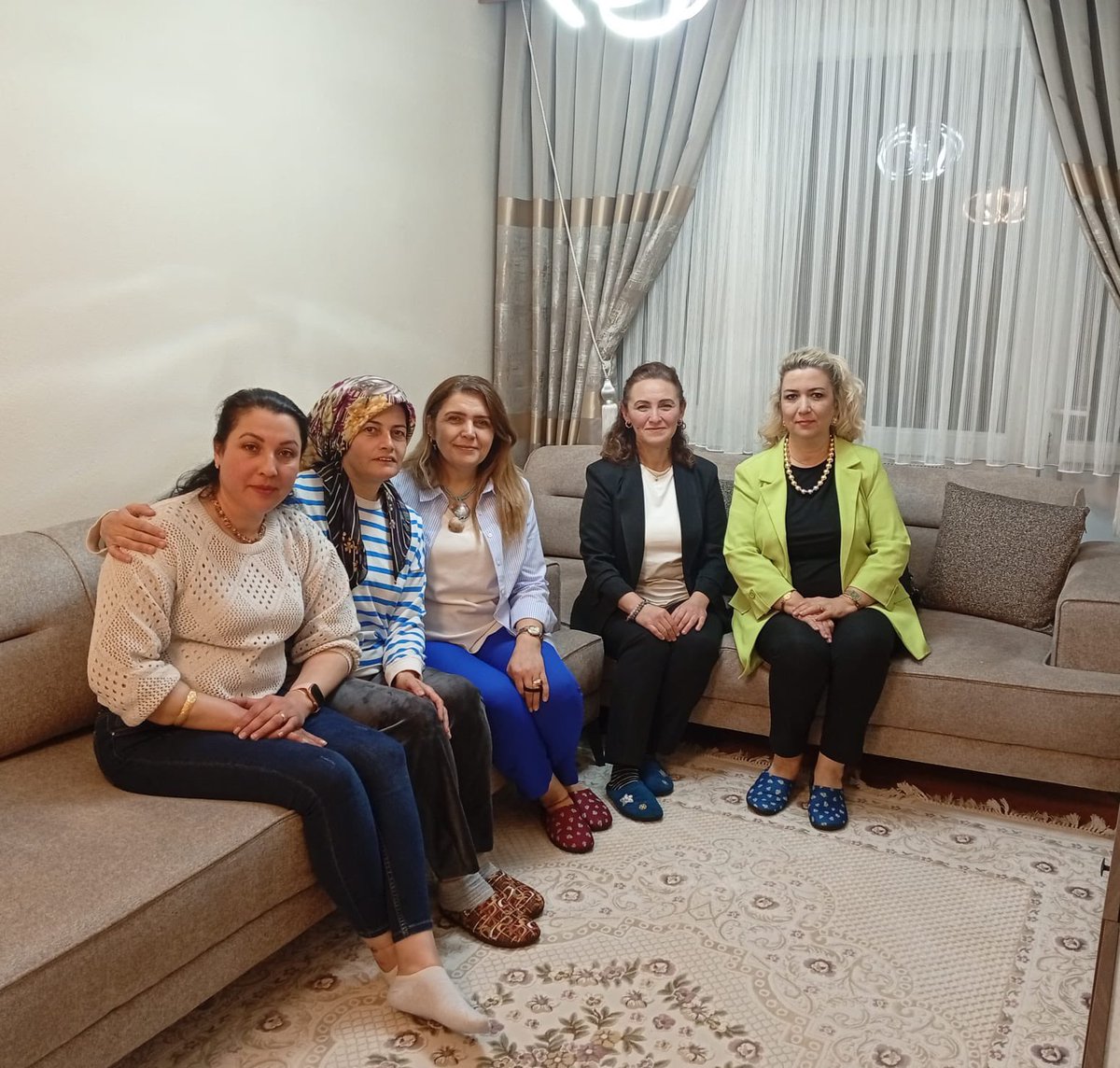 salihliakkadinlar (@salihliakkadin) on Twitter photo Yönetim Kurulu üyemiz Ayten Girgin'e hayırlı olsun ziyaretinde bulunduk.
Rabbim mutluluklar versin inşallah🧿 🤲
<a href="/AKKADINGM/">AK Parti Kadın Kolları</a>
<a href="/tugbaisikercan/">Tuğba IŞIK ERCAN</a>
<a href="/KalfaKaplan/">Ebru Kalfa Kaplan</a>
<a href="/CananSkan/">Canan Çalışkan</a> Yönetim Kurulu üyemiz Ayten Girgin'e hayırlı olsun ziyaretinde bulunduk.
Rabbim mutluluklar versin inşallah🧿 🤲
<a href="/AKKADINGM/">AK Parti Kadın Kolları</a>
<a href="/tugbaisikercan/">Tuğba IŞIK ERCAN</a>
<a href="/KalfaKaplan/">Ebru Kalfa Kaplan</a>
<a href="/CananSkan/">Canan Çalışkan</a>